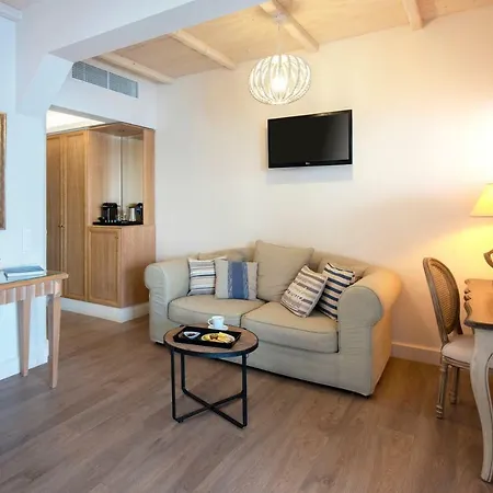 Karalis Szálloda 3*