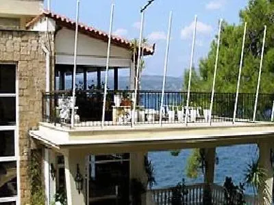 فندق Karalis