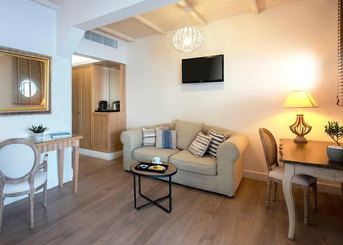 Karalis Hotel 3*